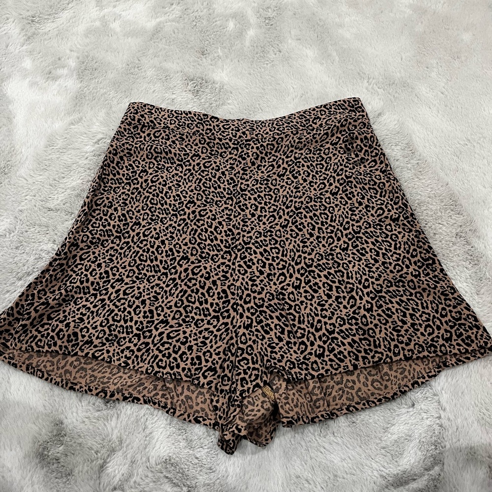 Cheetah print flowy shorts